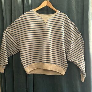 2 AE Oversized, Cropped, and Crewneck sweatshirts 
XL & XXL